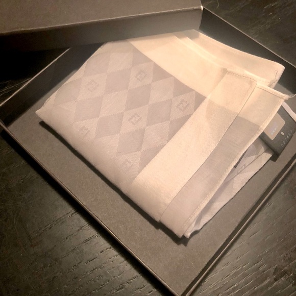 Fendi Handkerchief Unisex - Picture 2 of 9